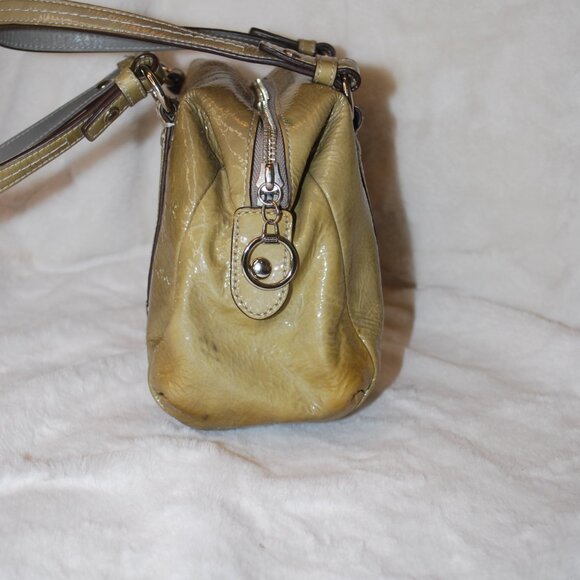 💚👜Coach Purse Green Ombre Textured Handbag Patent Leather Satchel 45570💚👜 - Picture 12 of 13